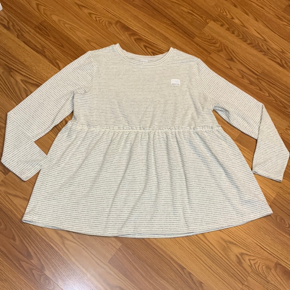 Time and Tru Maternity Hacci Babydoll Top